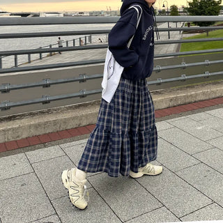 Checked long skirt