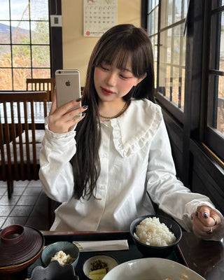 Big collar frill blouse