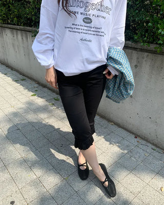 Frill Capri Pants