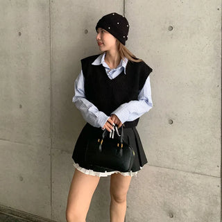 Oversized V-neck knit vest