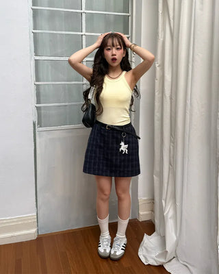 Ribbed U-neck sleeveless top with built-in cups