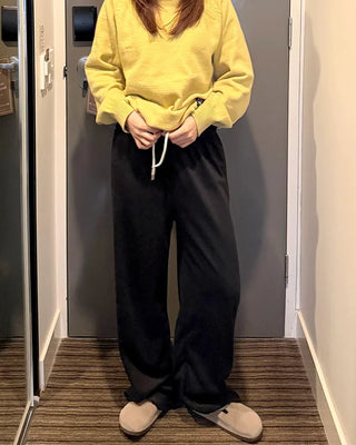 Wide sweatpants