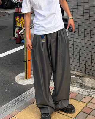 Wide-leg slacks with inner hooks and pleats