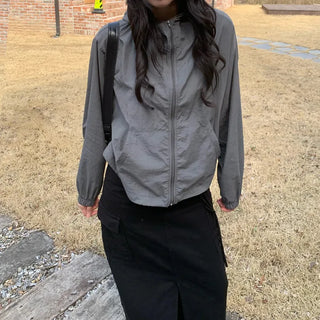Loose-fitting mountain parka with drawstring hood