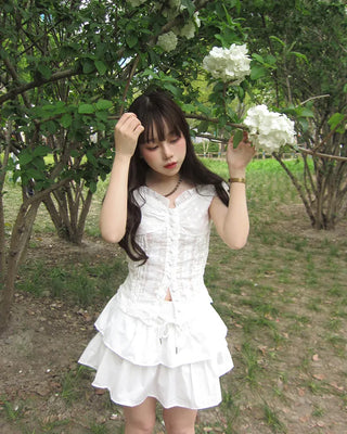 Shirred lace half-sleeve blouse