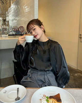 Puff-sleeve blouse