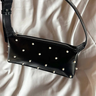 Pearl pointed bag