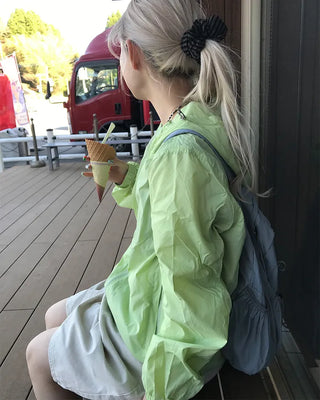 Drawstring coat hooded windbreaker