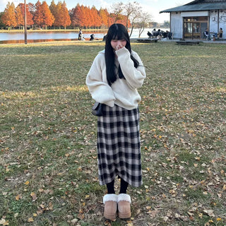 Checkered long skirt