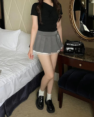 Ribbon pleated mini skirt