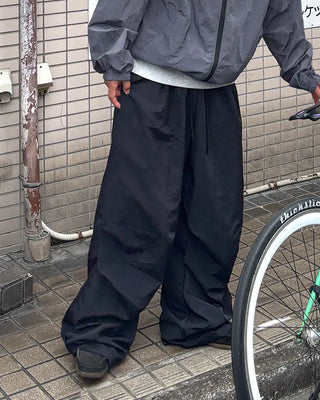 Side-tuck snap-button pants