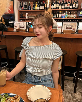 Striped off-shoulder T-shirt