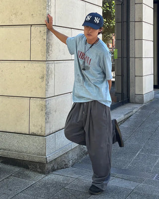 Wide-leg slacks with elastic waistband