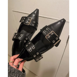 Belted pointed flat shoes