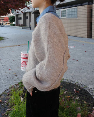 V-neck loose-fitting knit cardigan