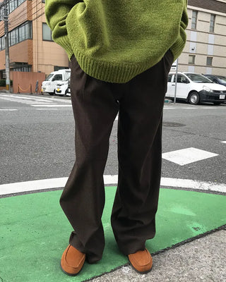 One-pleat slacks