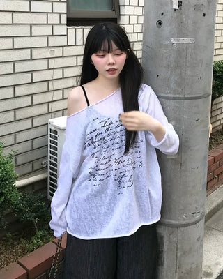 Off-shoulder lettering knit