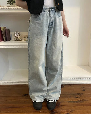 Wide-leg denim jeans with rear pockets