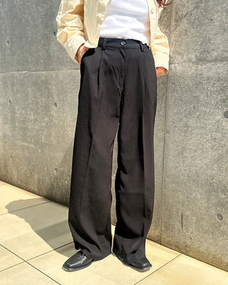 Pleated wide-leg slacks
