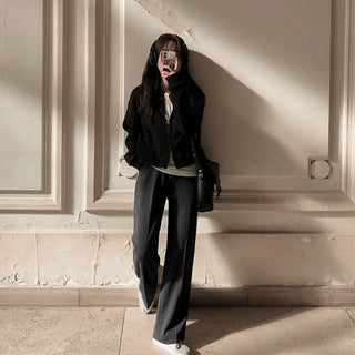 Stress-free! Comfortable wide-leg fleece-lined slacks that feel like training wear.