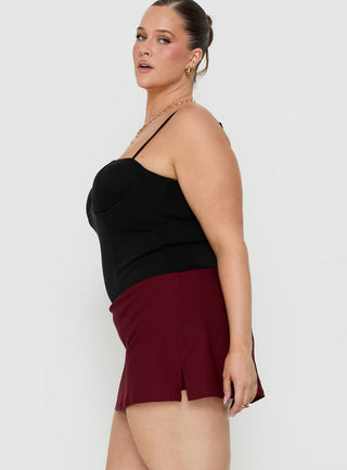 Can't Sleep Skort Burgundy Curve