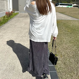 Pleated long skirt