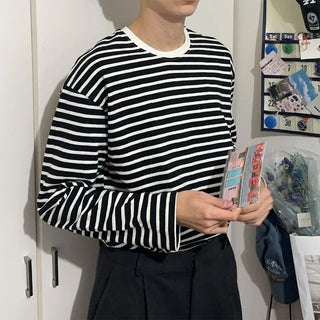 Simple two-tone striped T-shirt