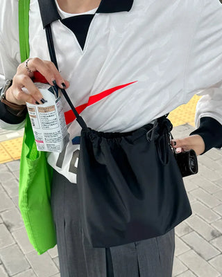 [8th Re-release] (ORIGINAL) Medium Drawstring Shoulder Bag (black)