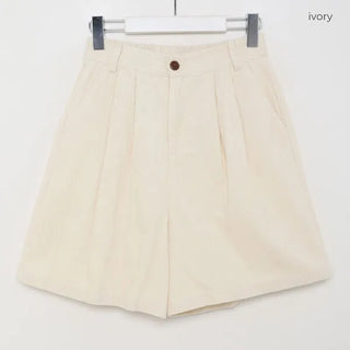 Two-pleat corduroy shorts