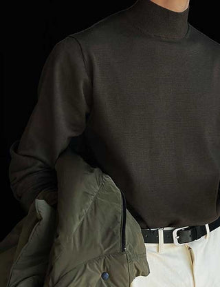 Well-made mock turtleneck knit (high Q)