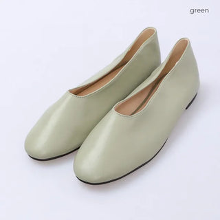Basic flat shoes