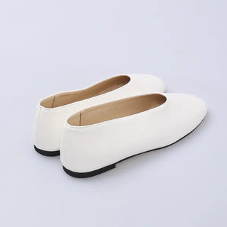 Basic flat shoes