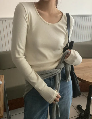 Span U-neck long-sleeved T-shirt