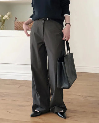 Comfortable semi-wide slacks