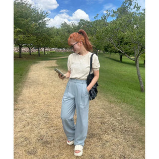 Simple U-neck knit