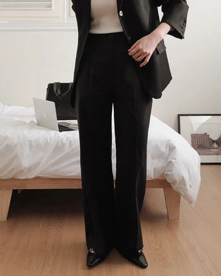 Comfortable semi-wide slacks