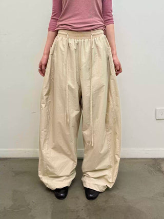 [NEVERSEEZ] Quick-Dry Wide Leg Parachute Pants