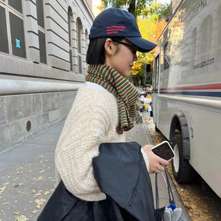 Loose-fit slit knitwear