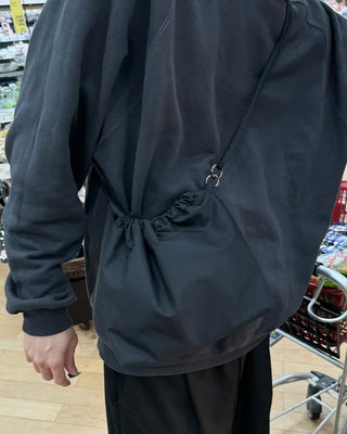 [8th Re-release] (ORIGINAL) Medium Drawstring Shoulder Bag (black)