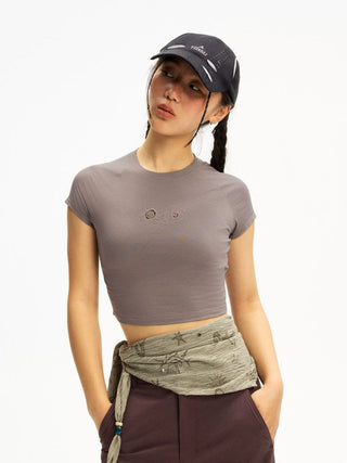 [Monterest] Cutout Embroidery Slim Fit Crop Tee