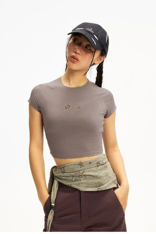 [Monterest] Cutout Embroidery Slim Fit Crop Tee