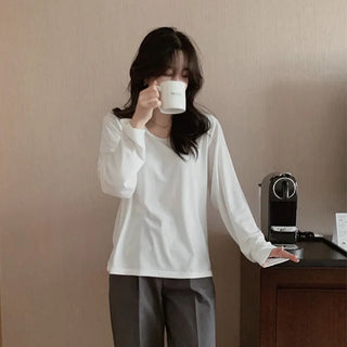 Soft U-neck T-shirt - 6 colors