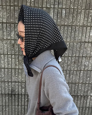 Pointed polka dot scarf