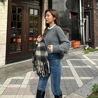 Two-tone raglan knit