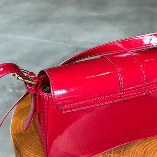 U-buckle shoulder bag