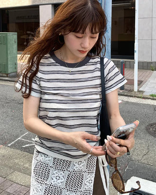 Two-tone border half-sleeve T-shirt