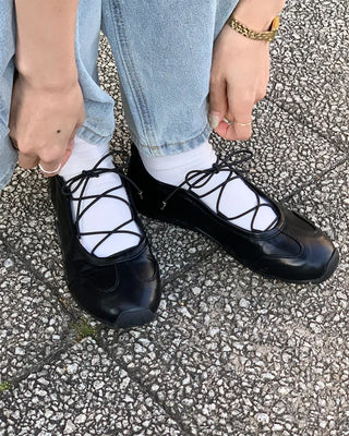 Lace-up flat sneakers