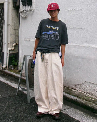 Back flap pocket curved pants
