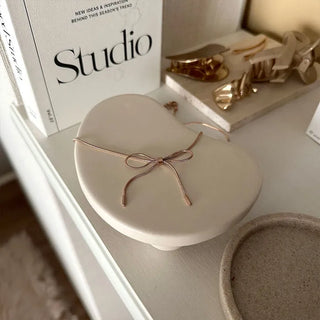 Ribbon necklace