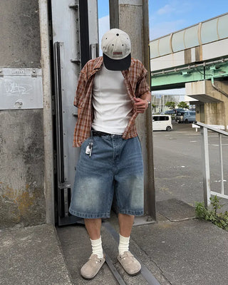 Washed Bermuda denim pants
